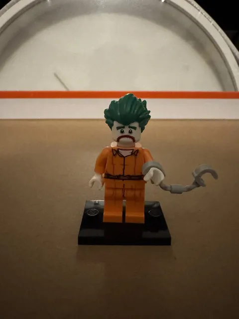 LEGO Arkham Asylum Joker Minifigure 71017‑8 – The LEGO Batman Movie Series 1