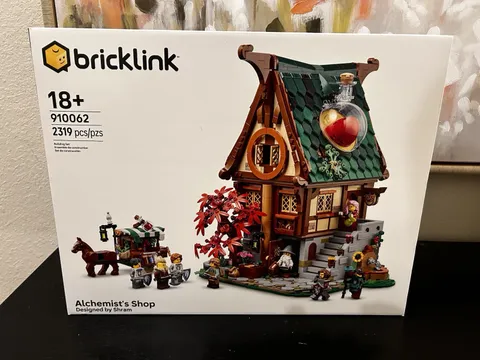 New LEGO Bricklink Designer Series 7 Alchemist Shop #910062. Brand New In Box!