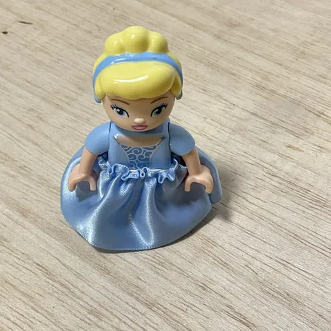 Lego Duplo Figure Cinderella w/ skirt lt. blue/white