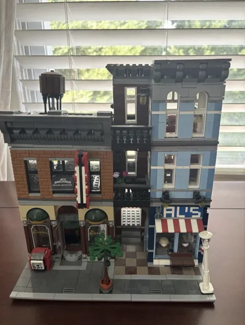 LEGO Creator Expert Modular Buildings 10246 Detective's Office 2262 pcs 16+