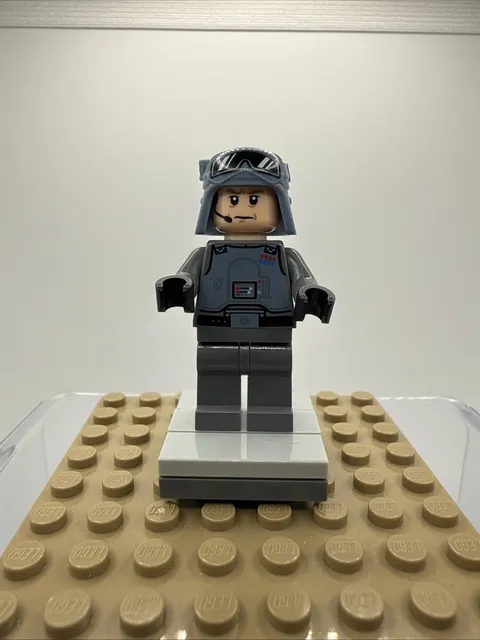 LEGO Star Wars General Maximillian Veers Minifigure SW1101