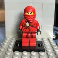 LEGO Minifigure Kai the golden weapons