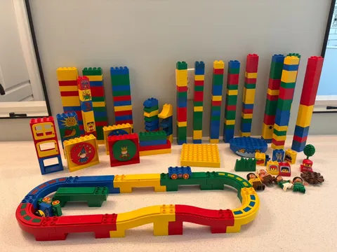 Vintage Lego Duplo Lot, 6 MiniFigs, elevated roadways, special parts