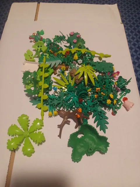 LEGO  Pieces Of  Random Foliage,Plants,Leaves,Flowers,Palms