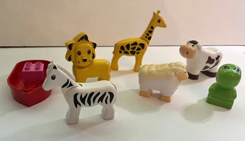 Lego Duplo Animal Lot of 7 Figures Lion Giraffe Sheep Cow Zebra Dinosaur