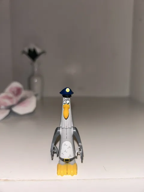 RETIRED Carl Angry Birds Minifigure 