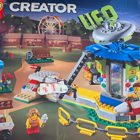 LEGO Creator 3in1 Fairground Carousel 31095 Set 595 Pieces (2019)