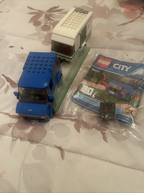 LEGO City Van & Caravan 60117