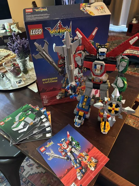 100 % -RETIRED-LEGO Ideas Voltron Set 21311 stickers, box & manuals