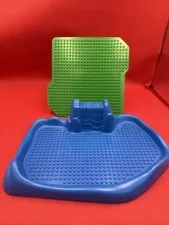 Little Tikes Raised Blue Base Plate & Flat Green Plate
