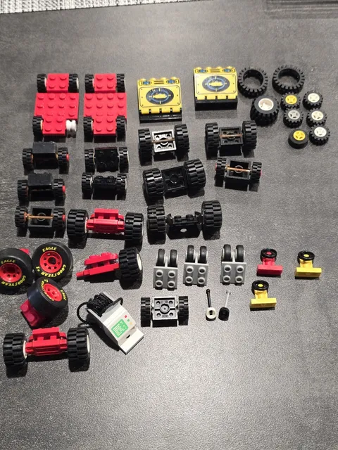 Vintage LEGO Wheels Axles Suspension Parts Lot Aquanauts 2484c01 80s 90s