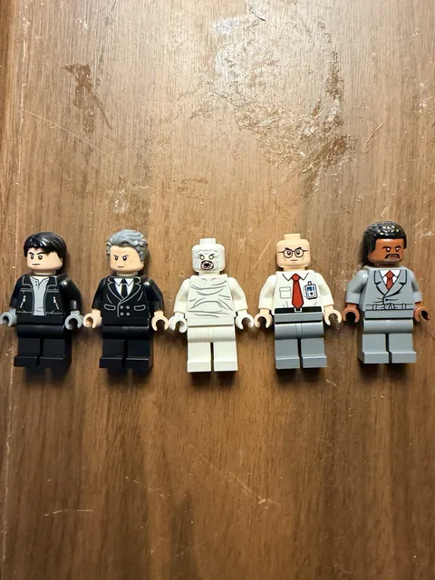 Five Out Of The Seven Minifigs From X Files! New