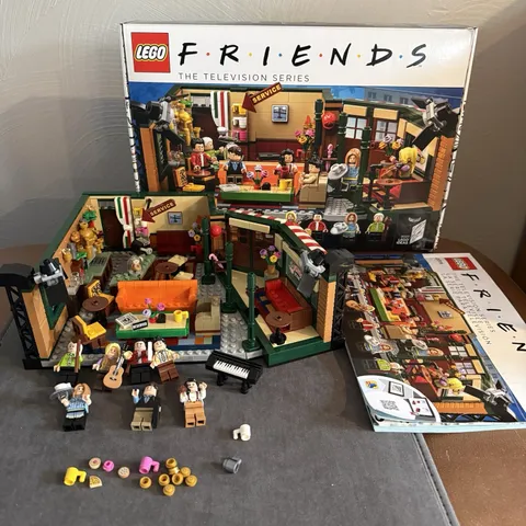 LEGO 21319 Ideas Friends TV Series Central Perk Set 99% Complete