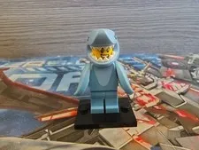 LEGO Minifigure Shark Suit Guy COL240 Series 15 71011 Retired