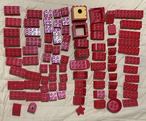 Bulk lot 100 RED Duplo LEGO BrickS & Blocks