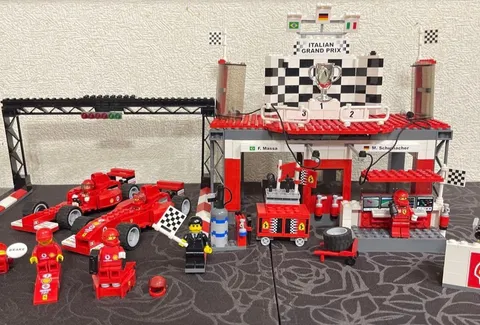 LEGO 8672 Racers Ferrari F1 Finish Line 2006