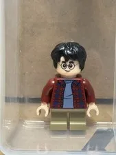 LEGO Minifigure - Harry Potter - Dark Red Plaid Flannel Shirt - No hp481 - QTY 1