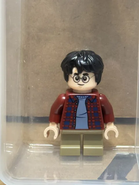 LEGO Minifigure - Harry Potter - Dark Red Plaid Flannel Shirt - No hp481 - QTY 1
