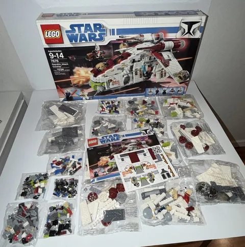 Open Box *Sealed Bags* LEGO 7676 Star Wars Republic Attack Gunship Very Rare HTF