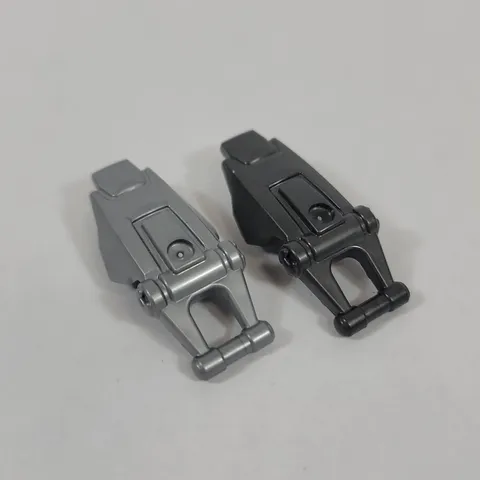 2X LEGO Hero Factory FLAT SILVER PEARL DARK GREY Shield w/ Bar Handle Part 92222