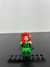 LEGO DC Poison Ivy Cloth Skirt Minifigure from 2017 Batman set 70908 SH0327