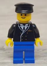 Lego Classic Town air037 Airport Pilot Blue Legs Black Hat Minifigure