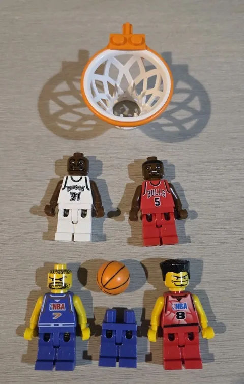 NBA Player LEGO Minifigure Lot Of 5 (Rose, Garnett)