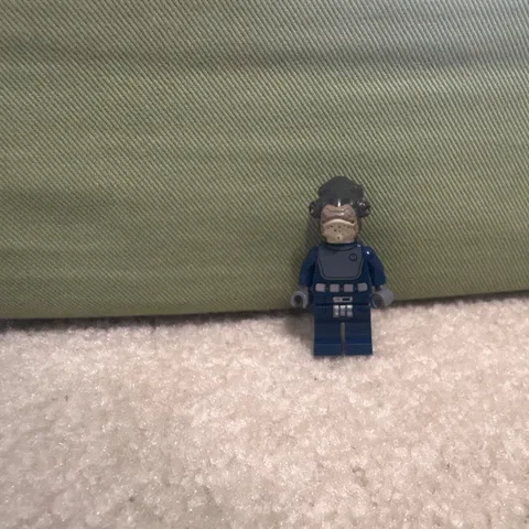 LEGO Star Wars Admiral Raddus Rogue One Minifigure
