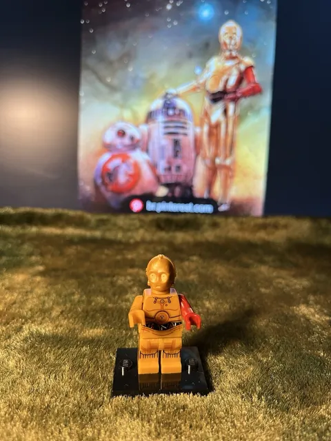 1x MINI STAR WARS C3PO on Genuine Lego Base