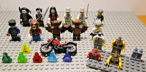 LEGO Monster Fighters Moonstones Vampyre Castle LORD VAMPIRE Minifigures Lot