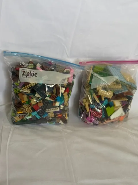Lego Lot 2 Gallon Bag of Mixed Legos