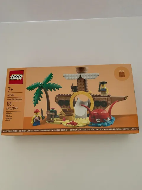 LEGO 40589 Pirate Ship Playground - New Sealed