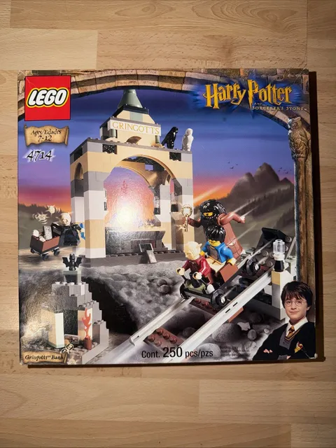 LEGO Harry Potter: Gringott's Bank (4714) 250pcs 2002 Brand New Retired Sealed