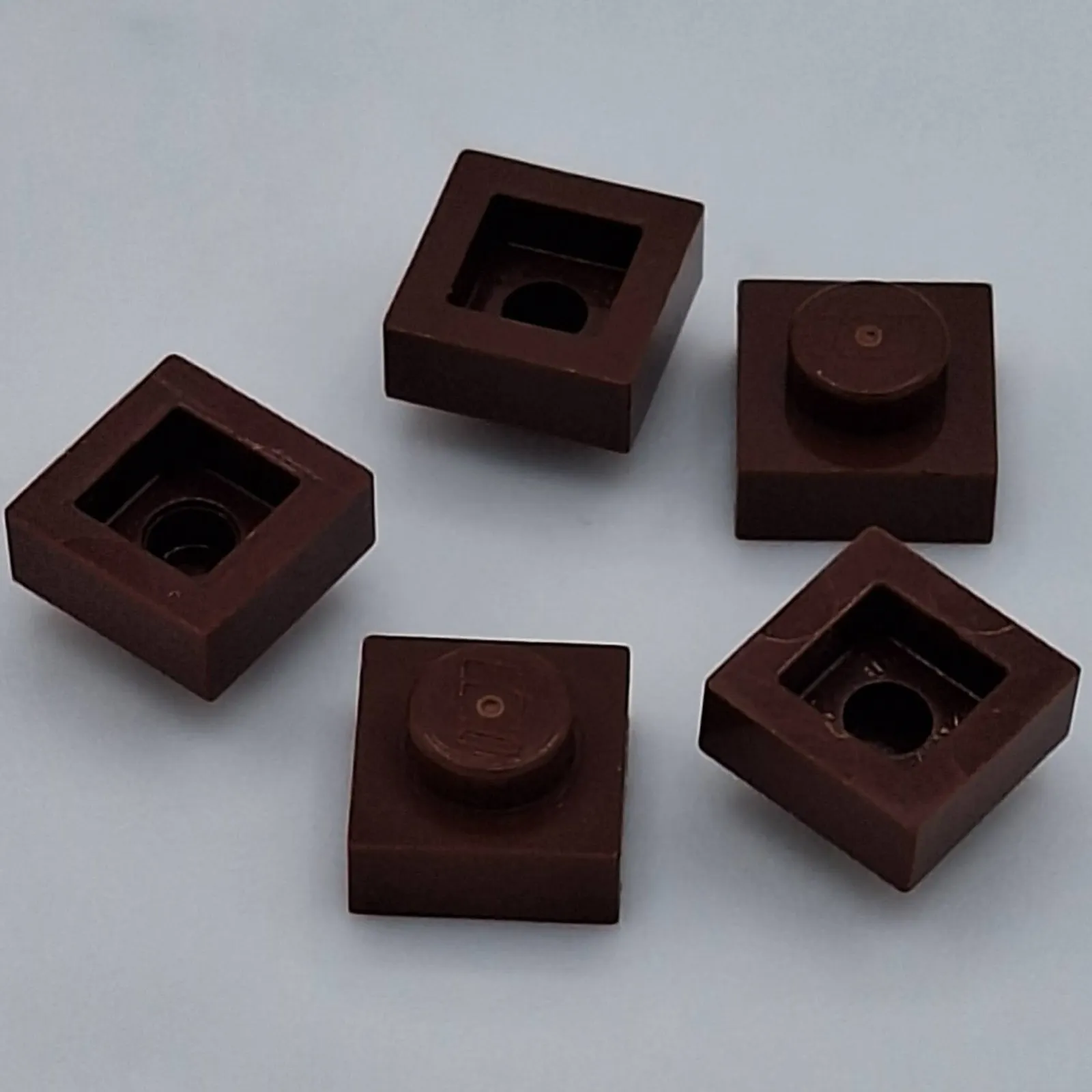 Lego - 5 Basic Reddish Brown 1 x 1 Stud Plates 3024