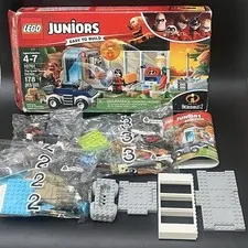 LEGO Juniors 10761 Incredibles 2 The Great Home Escape 178 Pcs - Open Box