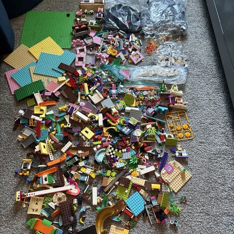 LEGO Bulk Building Bricks Lot Mixed Colors Parts Pieces Approx 8.3 Lbs