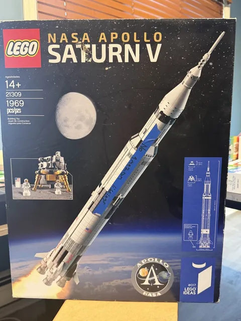 LEGO Ideas NASA Apollo Saturn V Rocket 21309- New, sealed