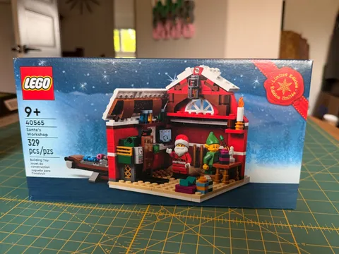 LEGO 40565 Santa's Workshop Limited Edition Set, 329 Pieces. Sealed in box