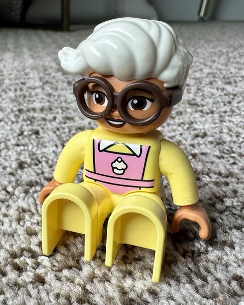 Lego Duplo Building Block Figure Replacement GRANDMA NANA Bakery 10928 Glasses
