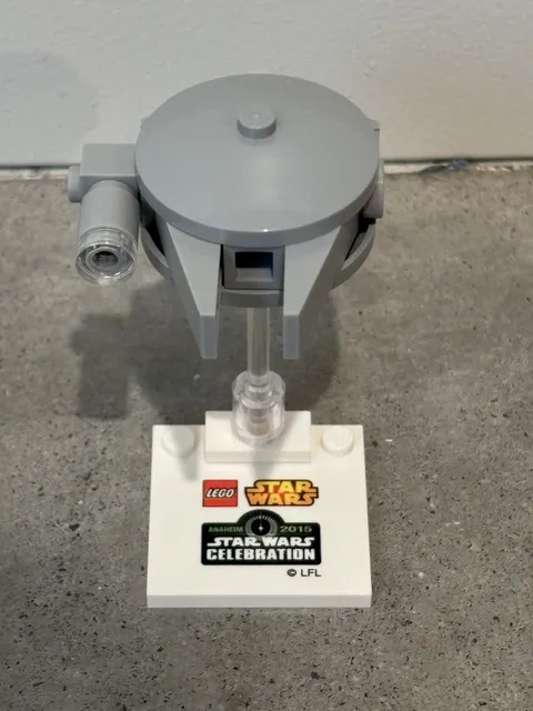 LEGO Star Wars Celebration 2015 Anaheim Printed Plaque Millennium Falcon Build