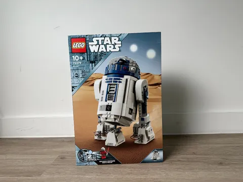 LEGO Star Wars 75379 R2-D2 with Darth Malak