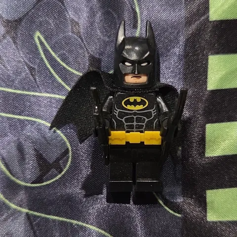 LEGO Batman Minifigure w/ Black Cape, Cowl/Mask & Accessory, Age 6+