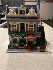 LEGO Creator Expert: Parisian Restaurant (10243) USED. 99% Complete