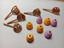 LEGO LOT 7 MINIFIGURE UTENSIL BEEHIVES AND 5 BEE MESHED NETS