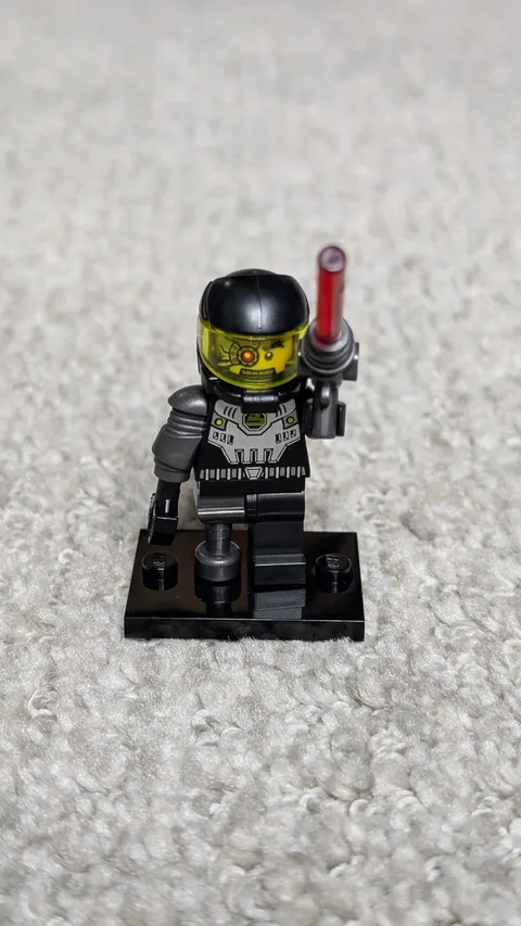 LEGO 8803 Collectible Minifigures Series 3 Space Villain