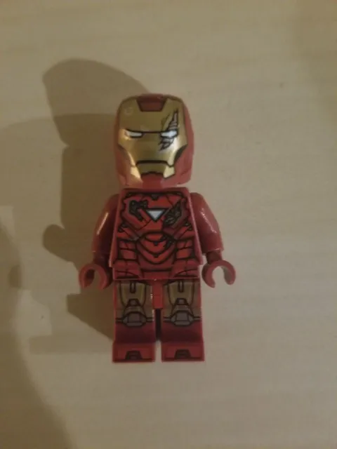 Lego SH0923 Iron Man Mark 6 Armor, Large Helmet Visor, Battle Damage