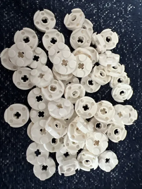 LEGO 4032 White Plate, Round 2 x 2 with Axle Hole 61 Pieces