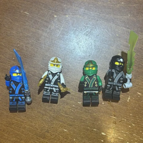 LEGO NINJAGO Minifigure Lot Final Battle Cole, Zane, Lloyd + accessories