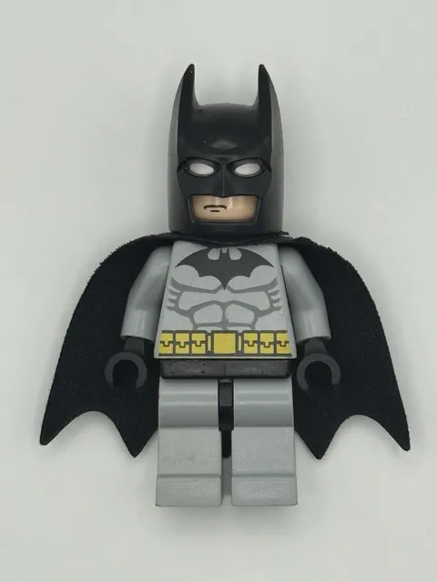 Lego Batman Genuine 2006 Batman Light Bluish Gray Suit Minifigure bat001 DC