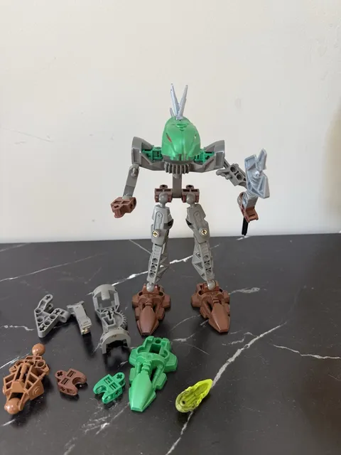 LEGO BIONICLE 8589 Rahkshi Lerahk – Replacement Parts – Read